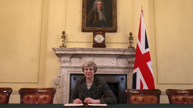 英首相下周访华中国驻英大使：英响应一带一路「敢为人先」