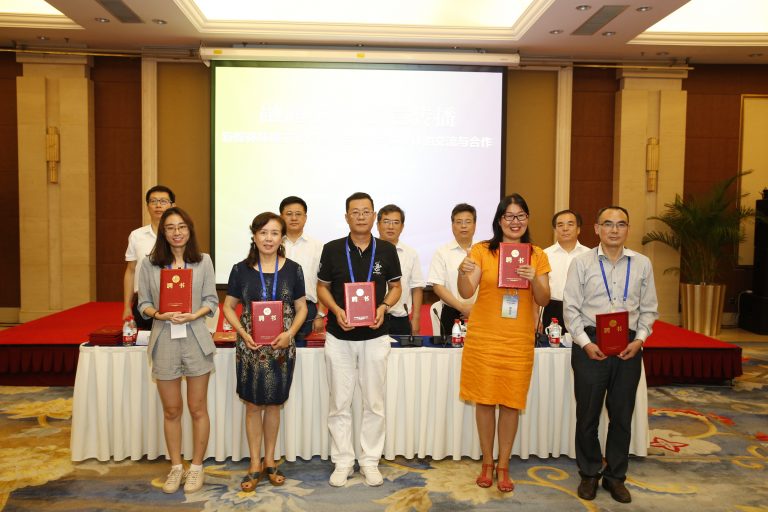 比利时维他命文化传媒与海外44家华媒受聘签约 关注冬奥 助力北京发展