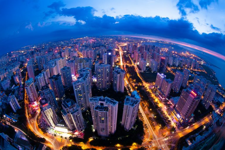 海口为啥“朋友遍世界”？因为在雨中都这么美！