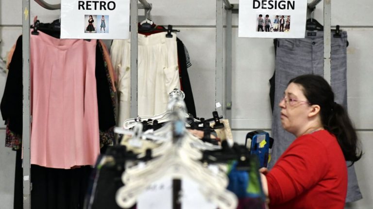 比利时的“二手”奢侈品(表，包，衣服）市场越来越火