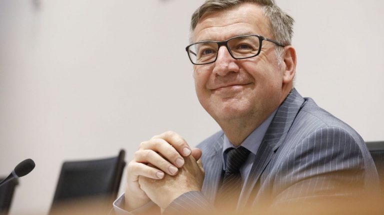 人物聚焦：重出江湖的前比利时财长Steven Vanackere（现提名比国国家银行行长）