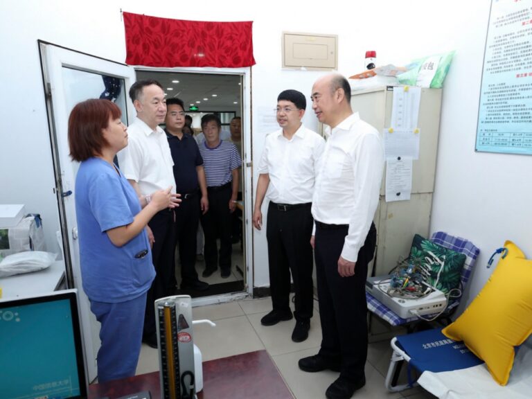 黨報稱領導人應率先垂範，災民批評政府微信被“消失”